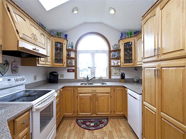 157 Temple Road Waltham, MA 02452 - Photo 2 of 21 Gallery Image 2
