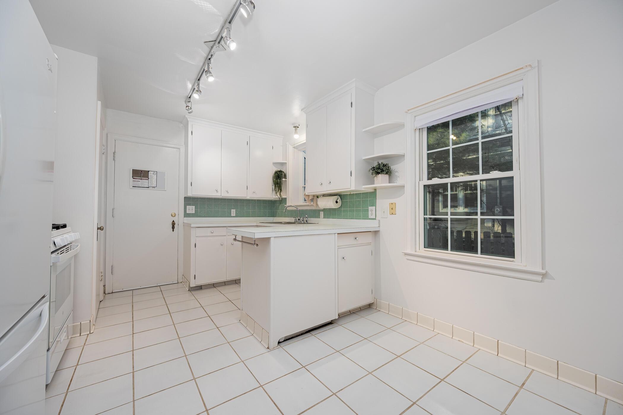 295 North Cassingham Road Columbus, OH 43209 - Photo 12 of 52 295 N Cassingham Rd Bexley 015