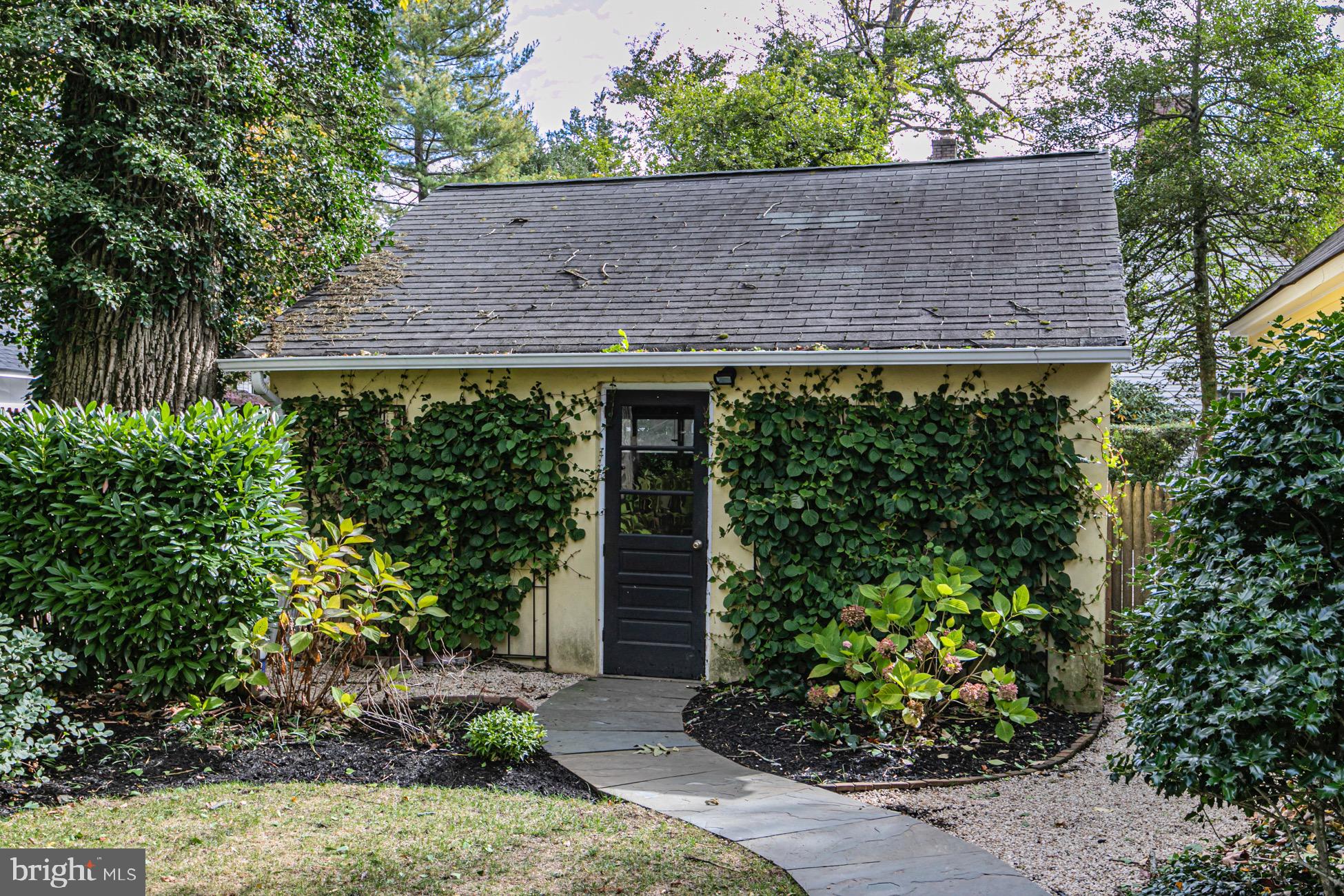 40 Mercer Street Princeton, NJ 08540 - Photo 31 of 35 front view of a house with a garden