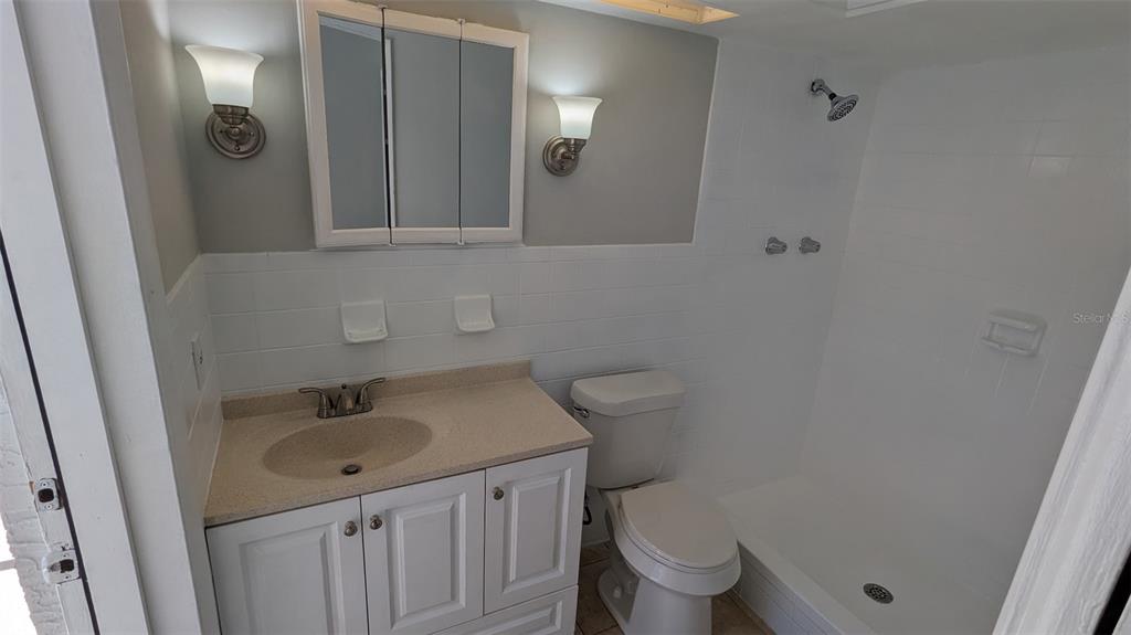 4747 Daphne Street New Port Richey, FL 34652 - Photo 9 of 17 Gallery Image 9