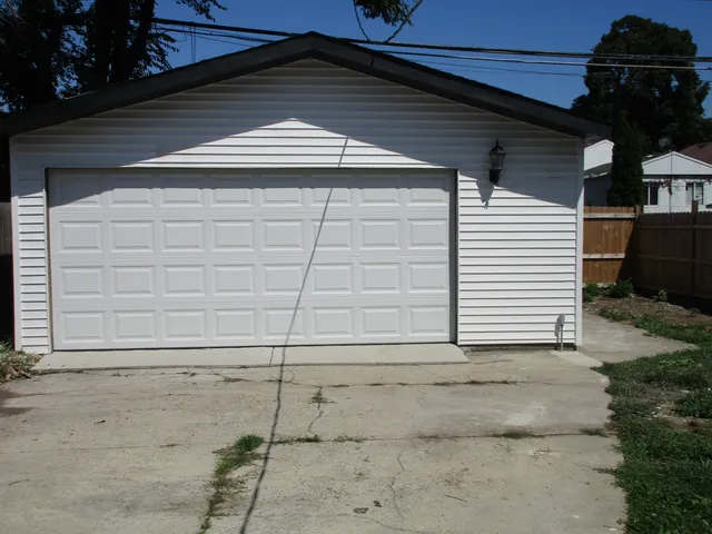 $279,000 | 1134 West 104th Street, Chicago, IL 60643