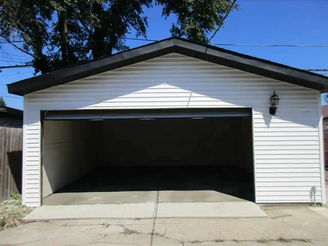 $279,000 | 1134 West 104th Street, Chicago, IL 60643