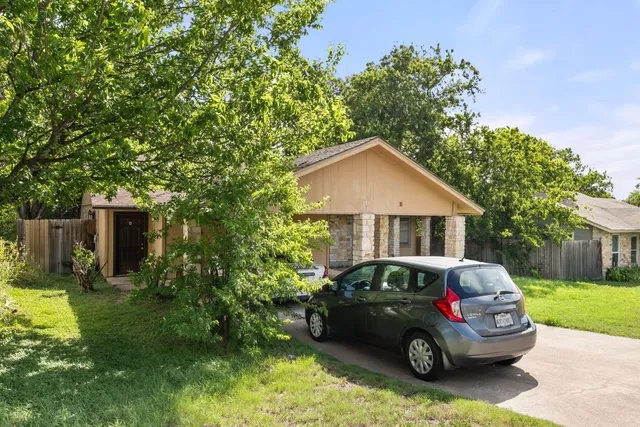 $1,395 | 818 Sirocco Drive, Unit B, Austin, TX 78745