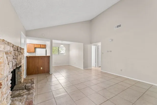 $1,395 | 818 Sirocco Drive, Unit B, Austin, TX 78745