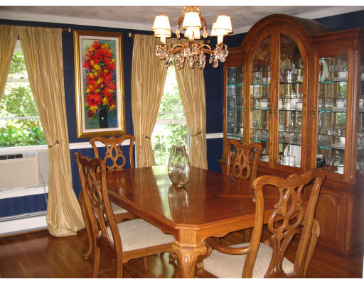 32 Deerfield Road Sherborn, MA 01770 - Photo 3 of 16 Gallery Image 3