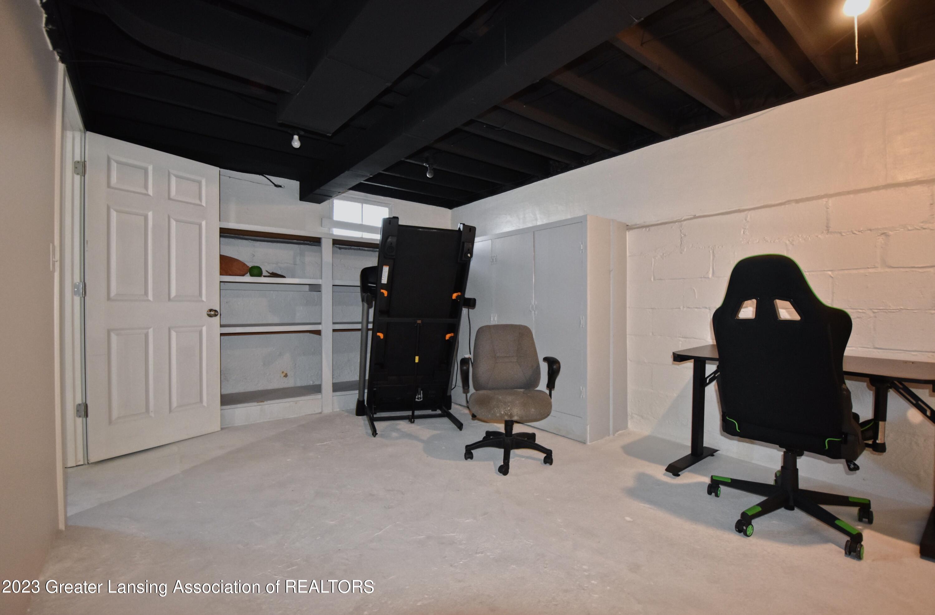 400 Strathmore Road Lansing, MI 48910 - Photo 18 of 24 18