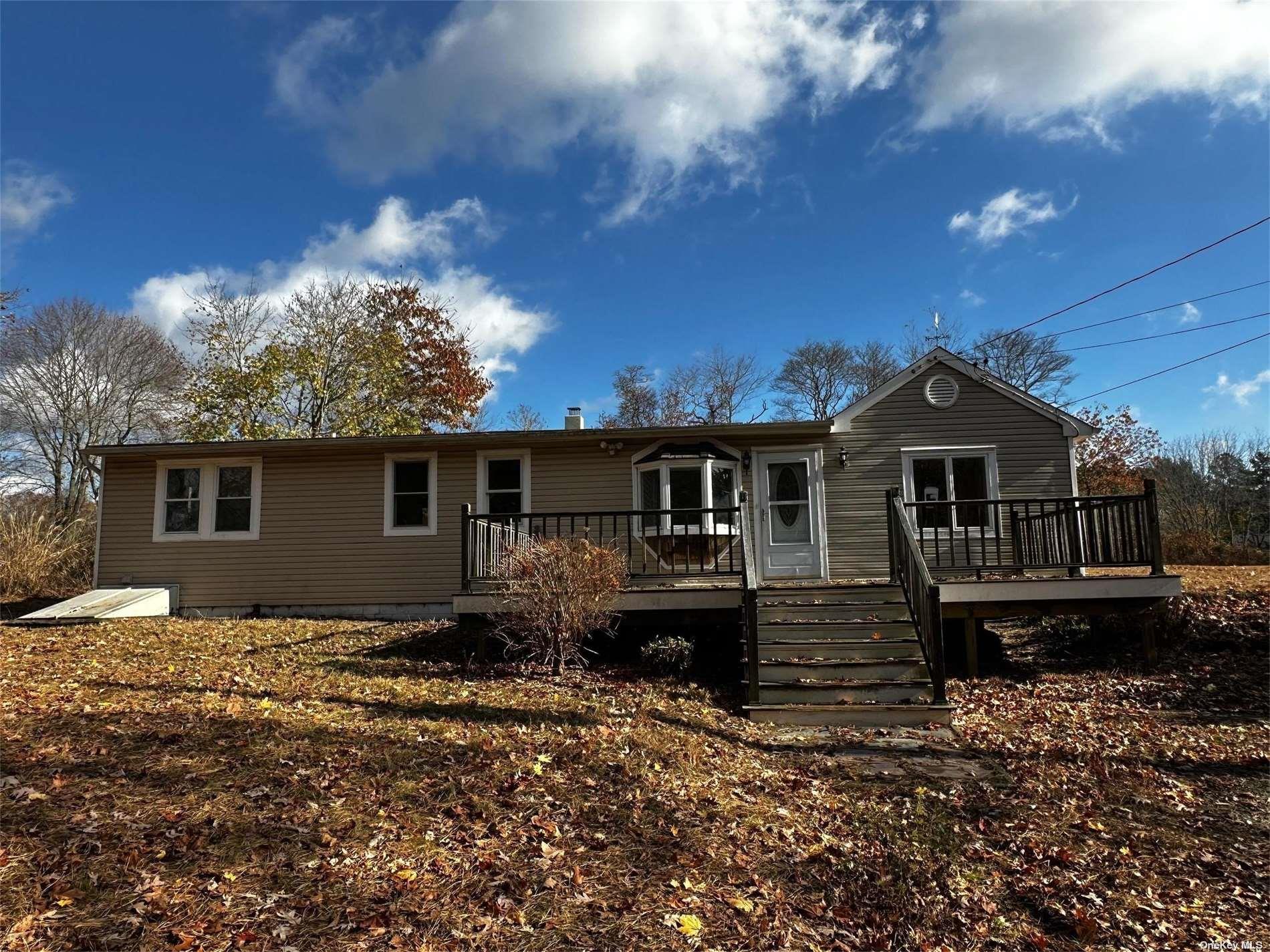 2468 River Road Calverton, NY 11933 - Photo 4 of 20