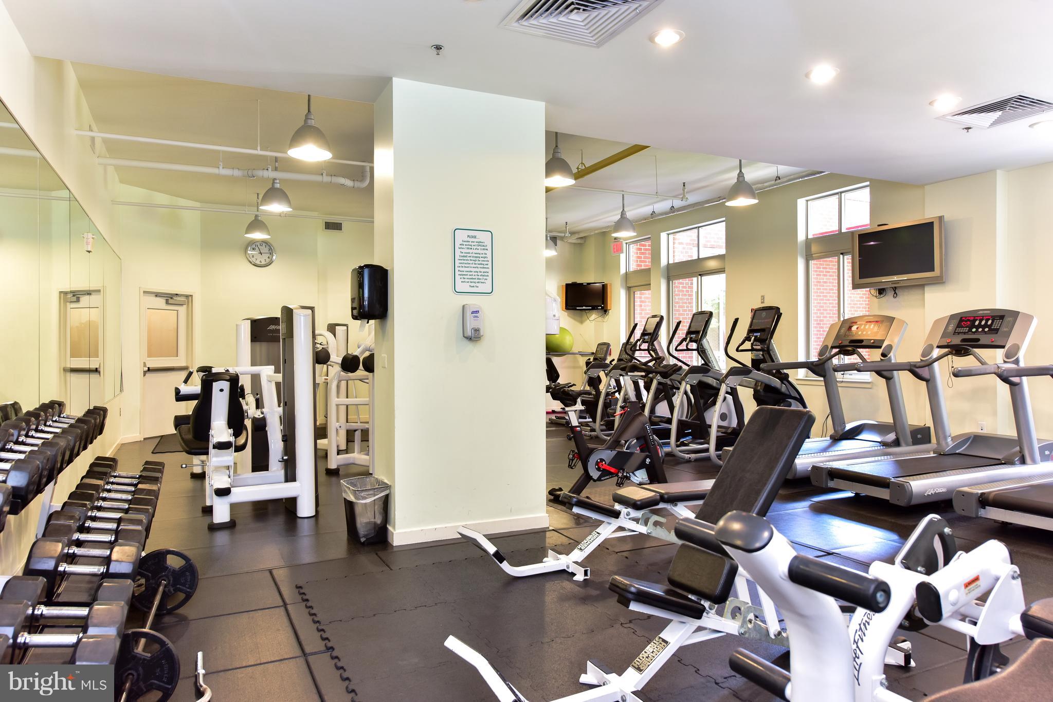1000 New Jersey Avenue Southeast, Unit 108 Washington, DC 20003 - Photo 12 of 21 a view of a room with gym equipment