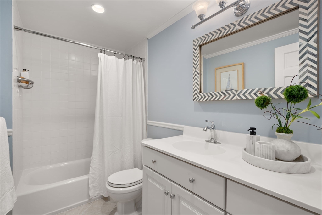 32 Linden Street, Unit 5 Wellesley, MA 02482 - Photo 19 of 23