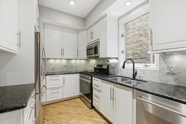 $4,500 | 2140 North Winchester Avenue, Unit 10, Chicago, IL 60614