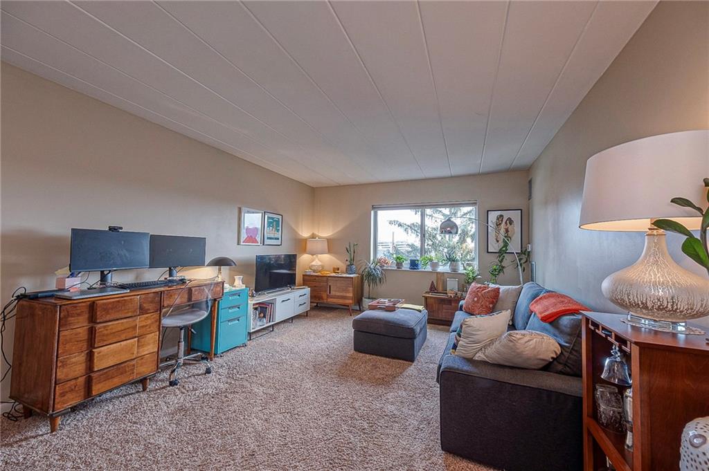 5 Bayard Road, Unit 621 Pittsburgh, PA 15213 - Photo 5 of 38 a room with furniture and a window