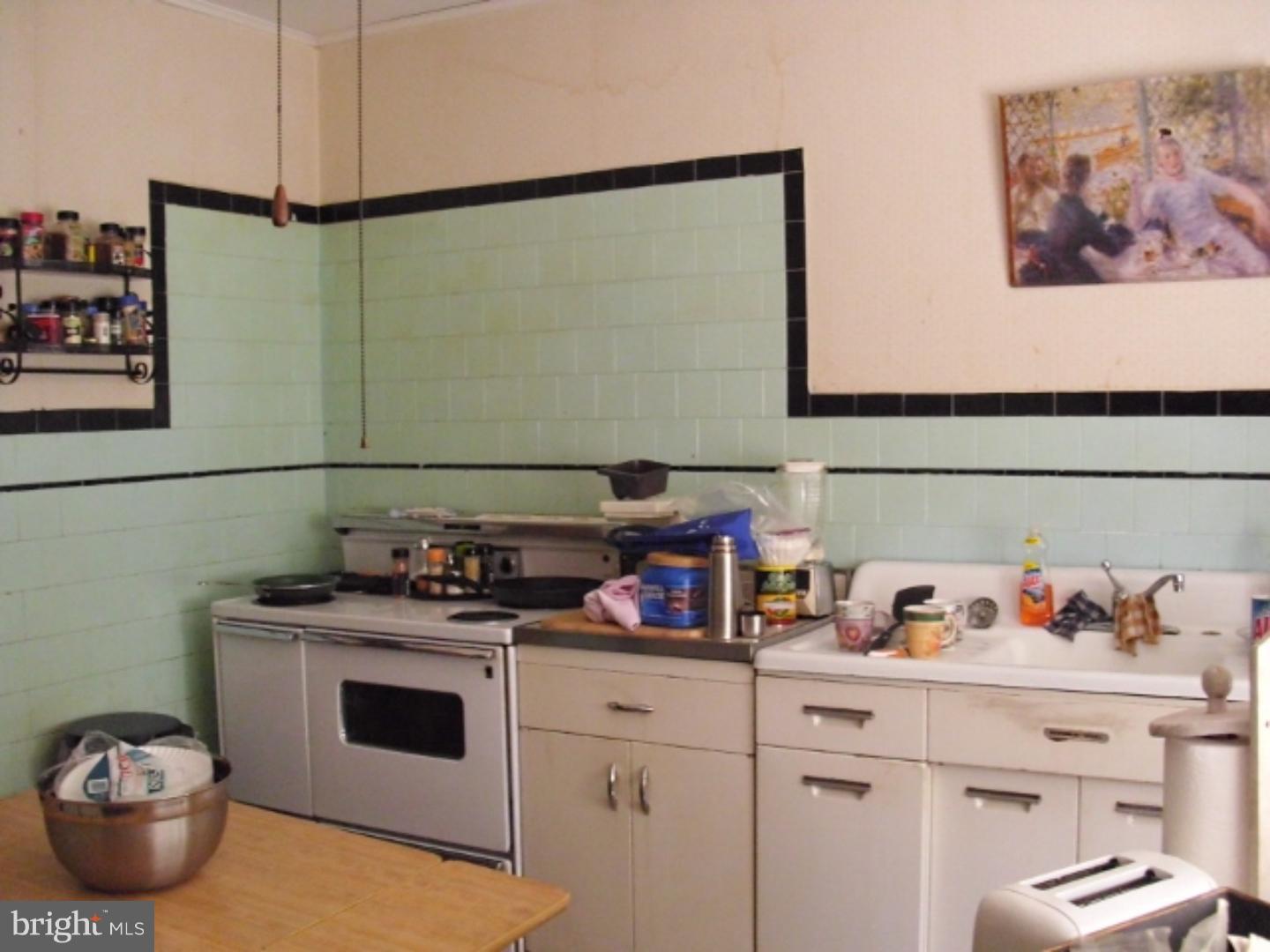 1044 Tree Street Philadelphia, PA 19148 - Photo 3 of 19 Kitchen
