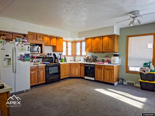 $279,000 | 633 18th Street, Evanston, WY 82930