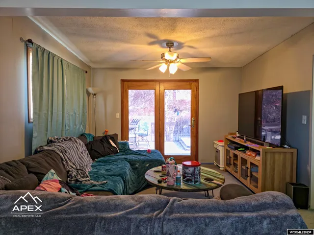 $279,000 | 633 18th Street, Evanston, WY 82930