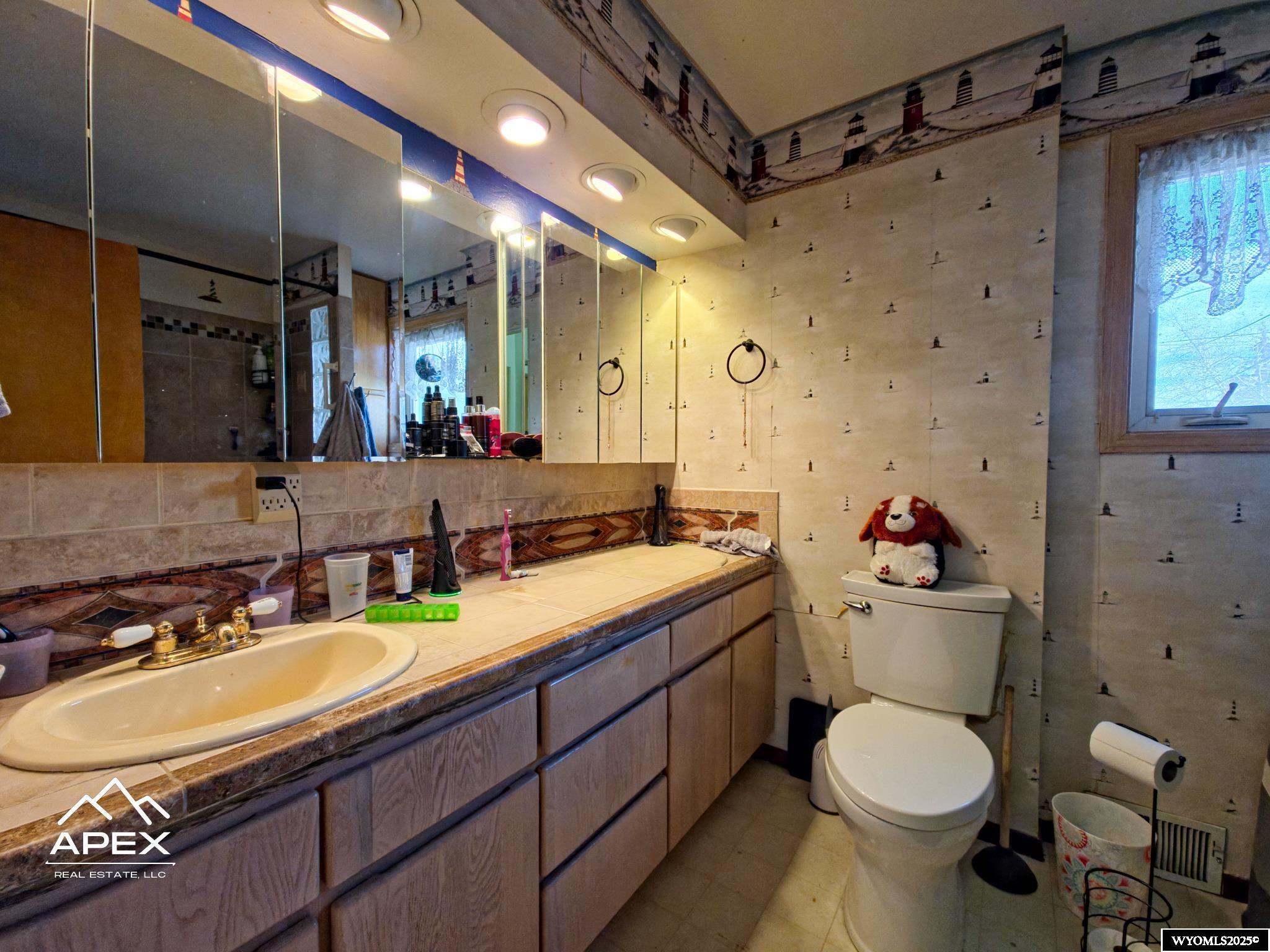 633 18th Street Evanston, WY 82930 - Photo 8 of 17