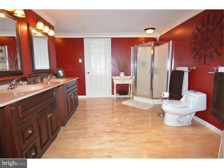 49 Hemlock Road Reading, PA 19607 - Photo 14 of 25 Master Bathroom