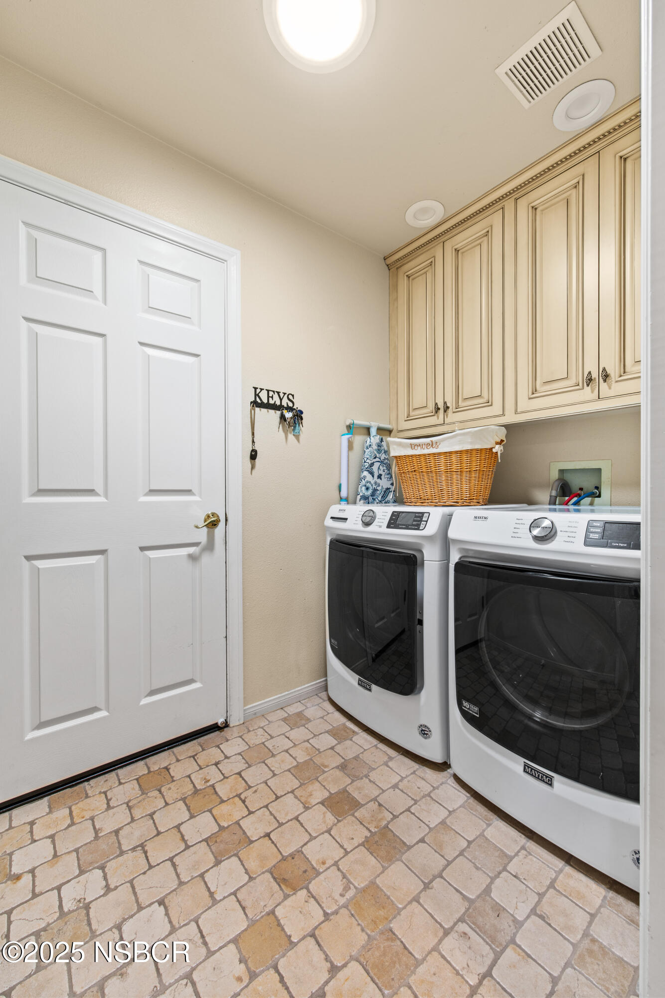 922 College Canyon Road Solvang, CA 93463 - Photo 15 of 23 a utility room with dryer and washer
