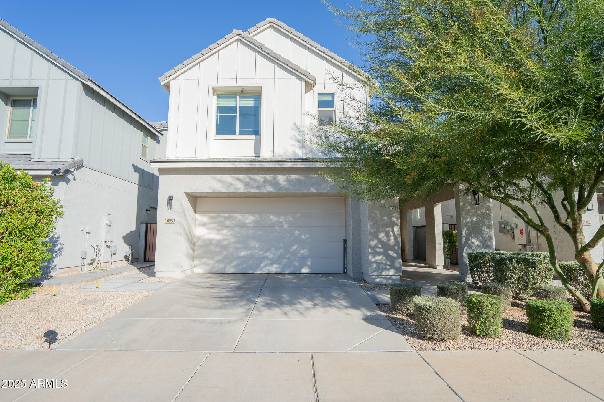 10050 East Tiburon Avenue Mesa, AZ 85212 - Photo 2 of 47 front view of a house