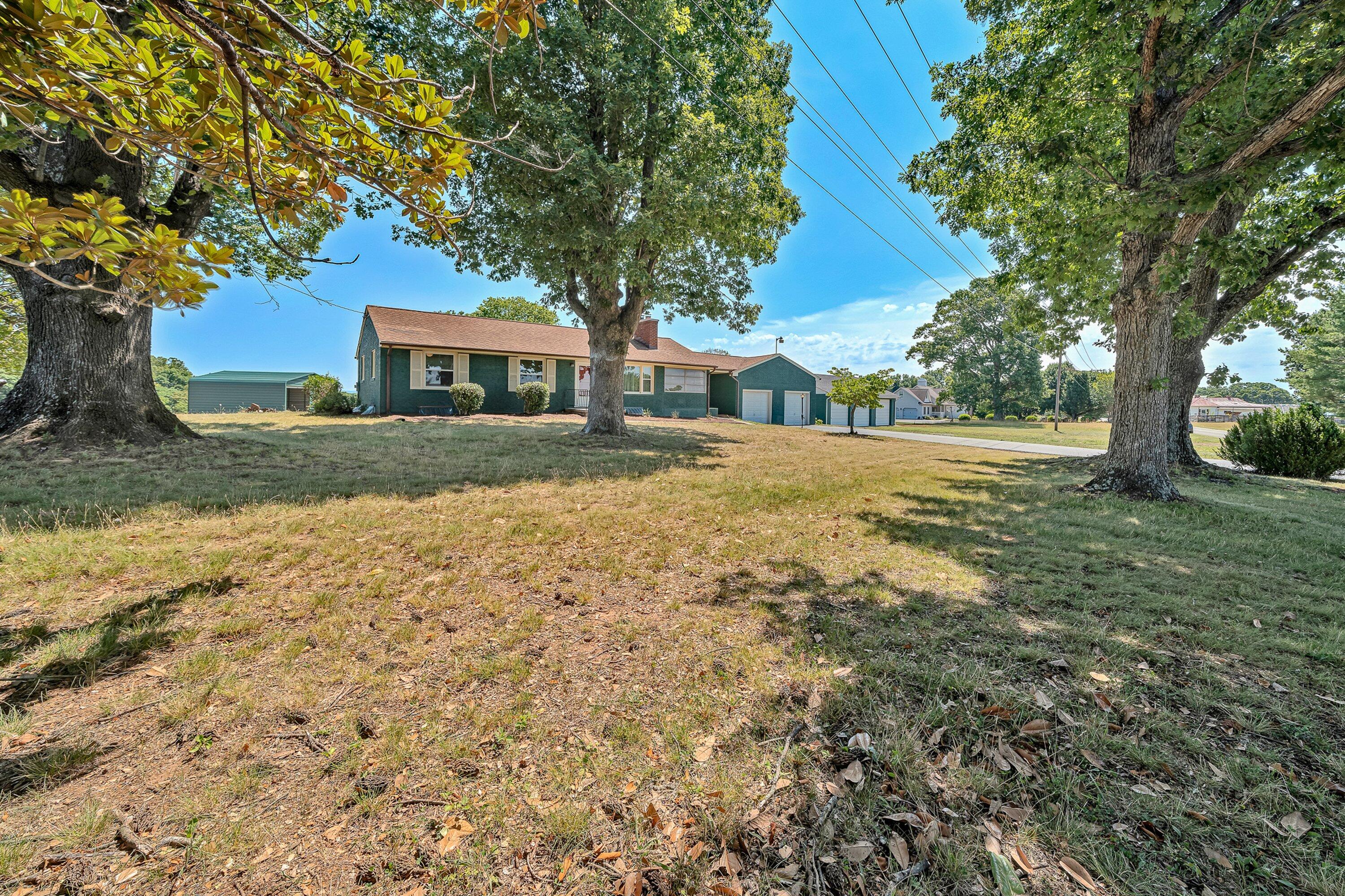 1084 Altice Road Moneta, VA 24121 - Photo 4 of 45 pic 3