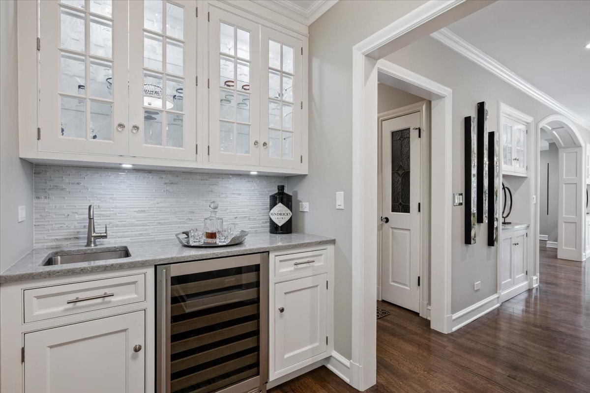 9360 Ridgeway Avenue Evanston, IL 60203 - Photo 11 of 92