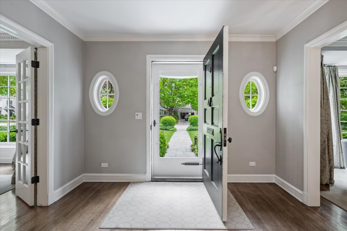 9360 Ridgeway Avenue Evanston, IL 60203 - Photo 7 of 92