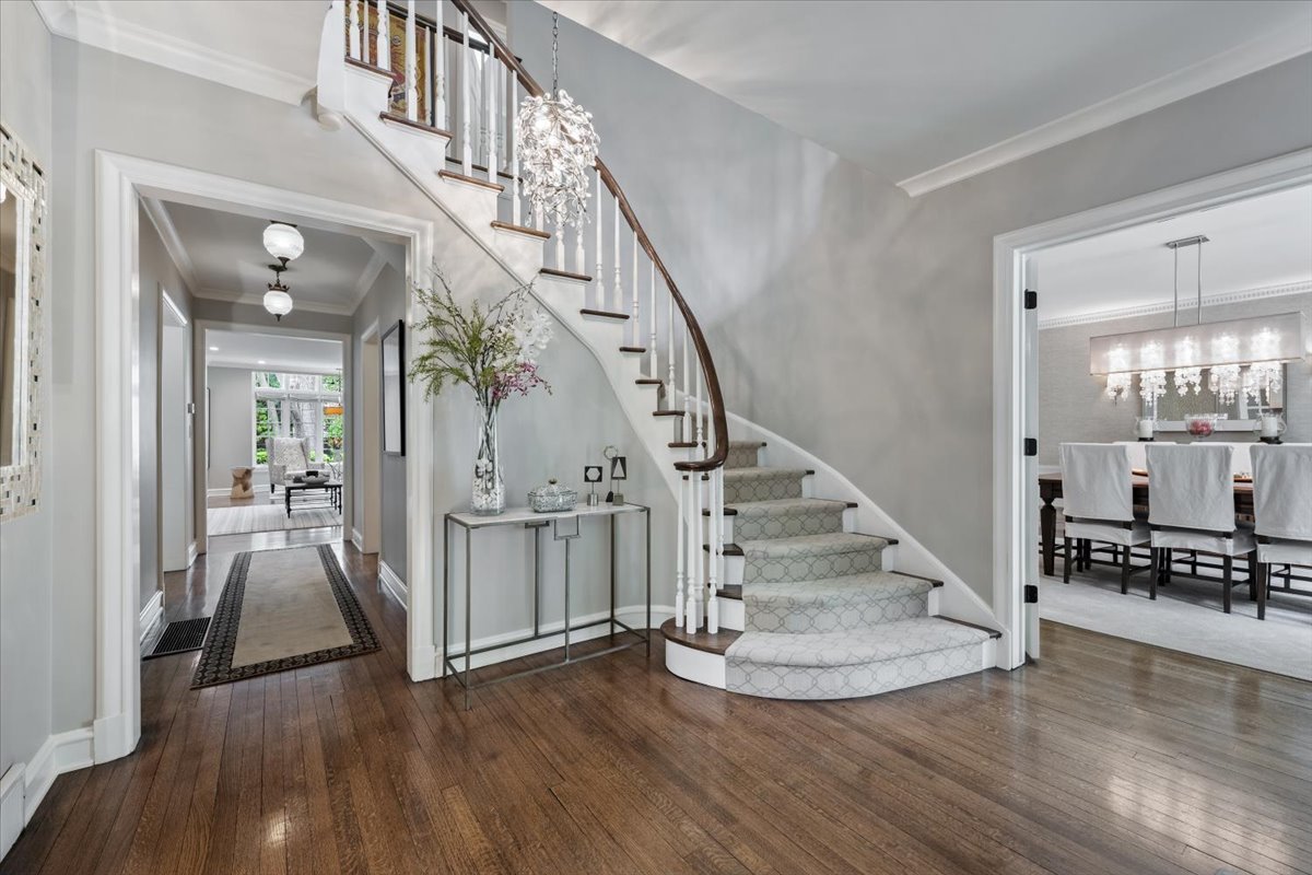 9360 Ridgeway Avenue Evanston, IL 60203 - Photo 8 of 92