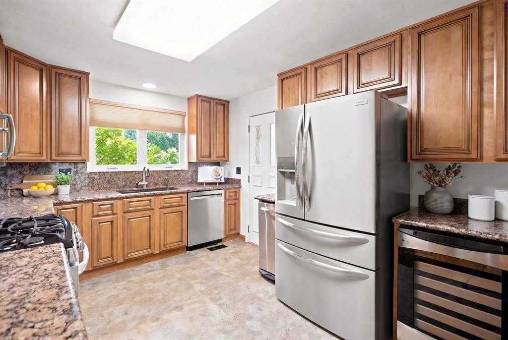 3739 Margate Road Pittsburgh, PA 15221 - Photo 15 of 45 Virtually staged kitchen