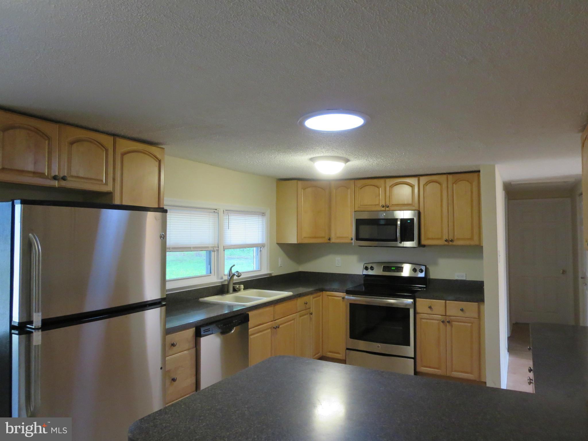 12245 Davis Road Remington, VA 22734 - Photo 2 of 24 Kitchen