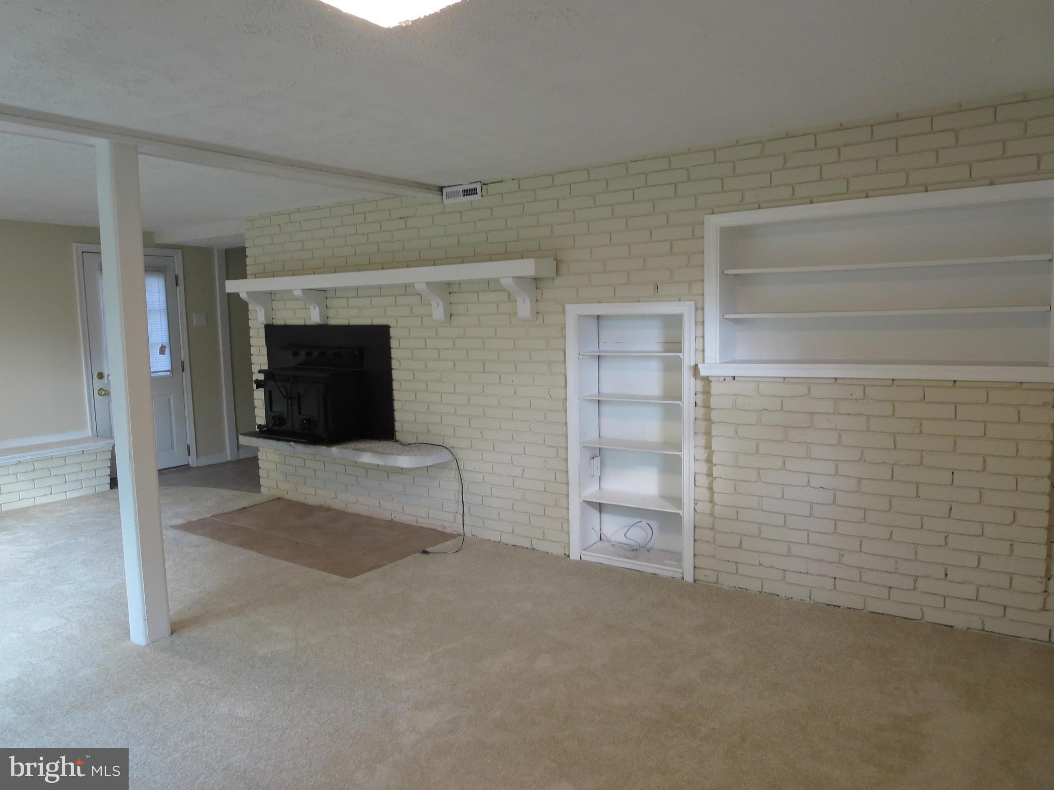 12245 Davis Road Remington, VA 22734 - Photo 12 of 24 Family Room