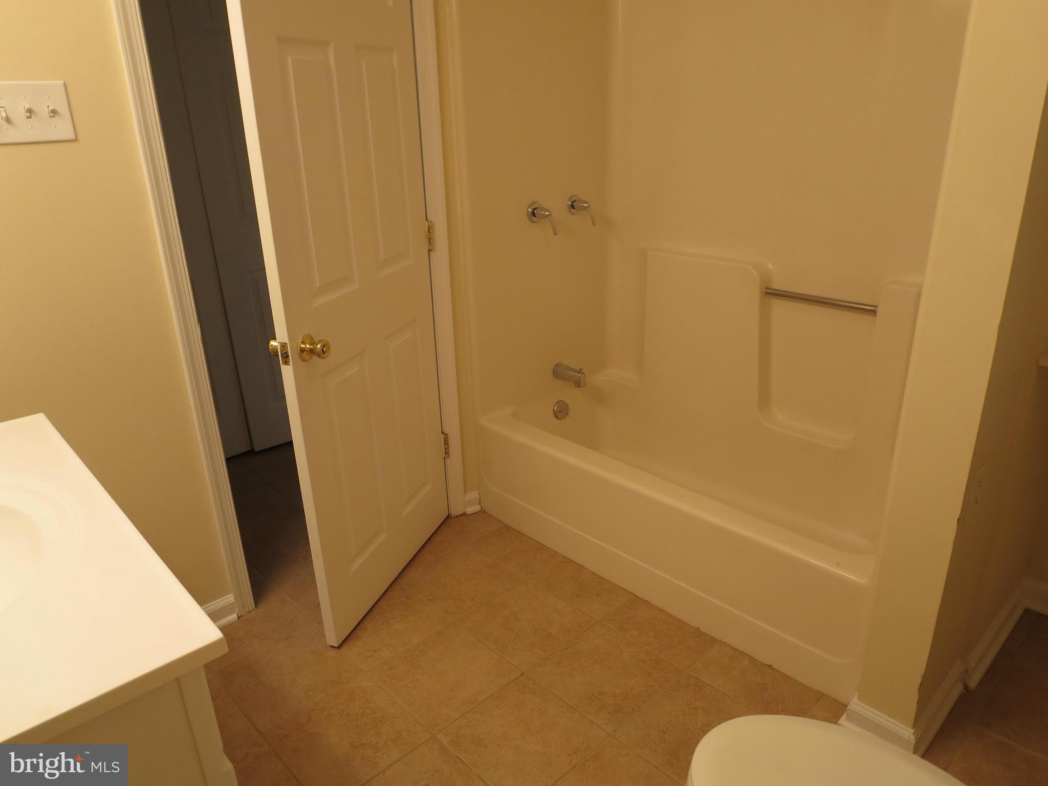 12245 Davis Road Remington, VA 22734 - Photo 5 of 24 Bath