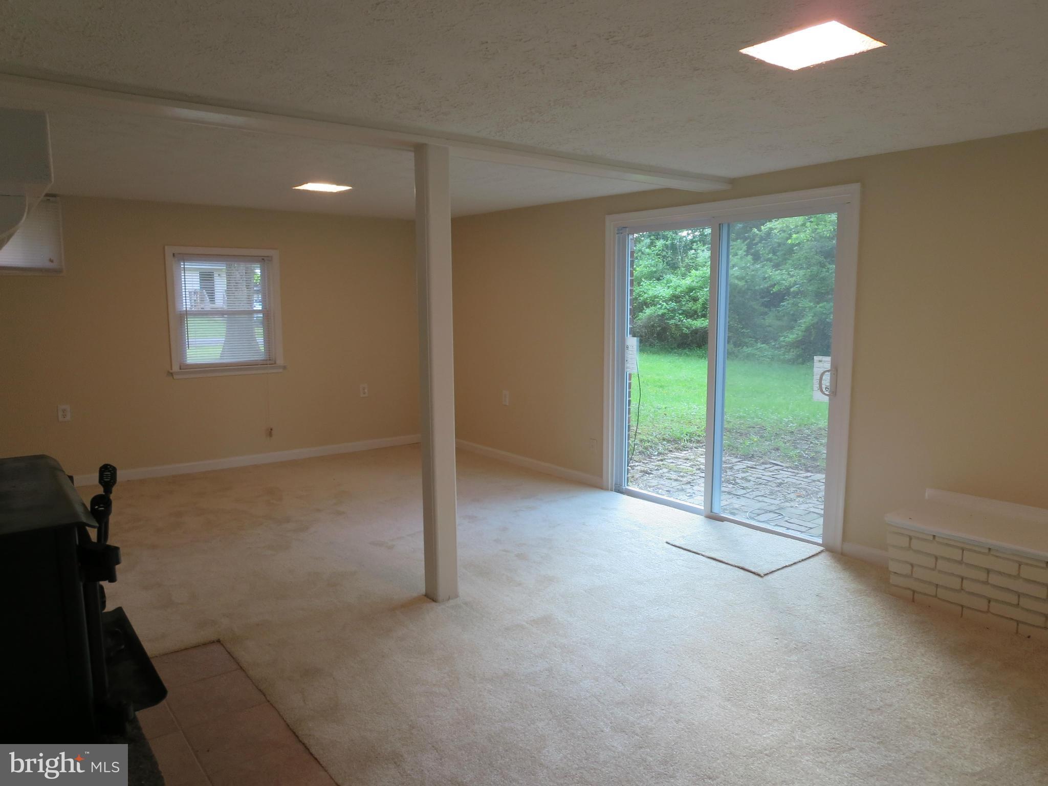 12245 Davis Road Remington, VA 22734 - Photo 10 of 24 Family Room