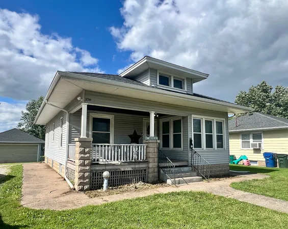 $138,000 | 3218 West Locust Street, Davenport, IA 52804