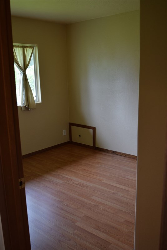 11-2855 Kaleponi Road Mountain View, HI 96771 - Photo 11 of 19 a view of room with window