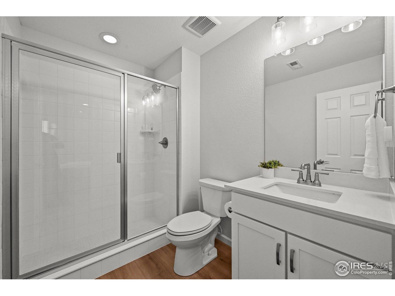 950 Rustling Street Windsor, CO 80550 - Photo 28 of 49 Ensuite Bath for Bedroom 2