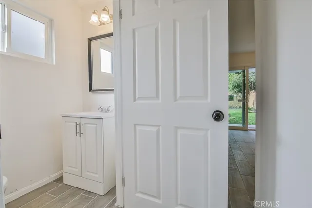 $669,900 | 1693 East 110th Street, Los Angeles, CA 90059