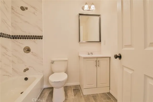 $669,900 | 1693 East 110th Street, Los Angeles, CA 90059