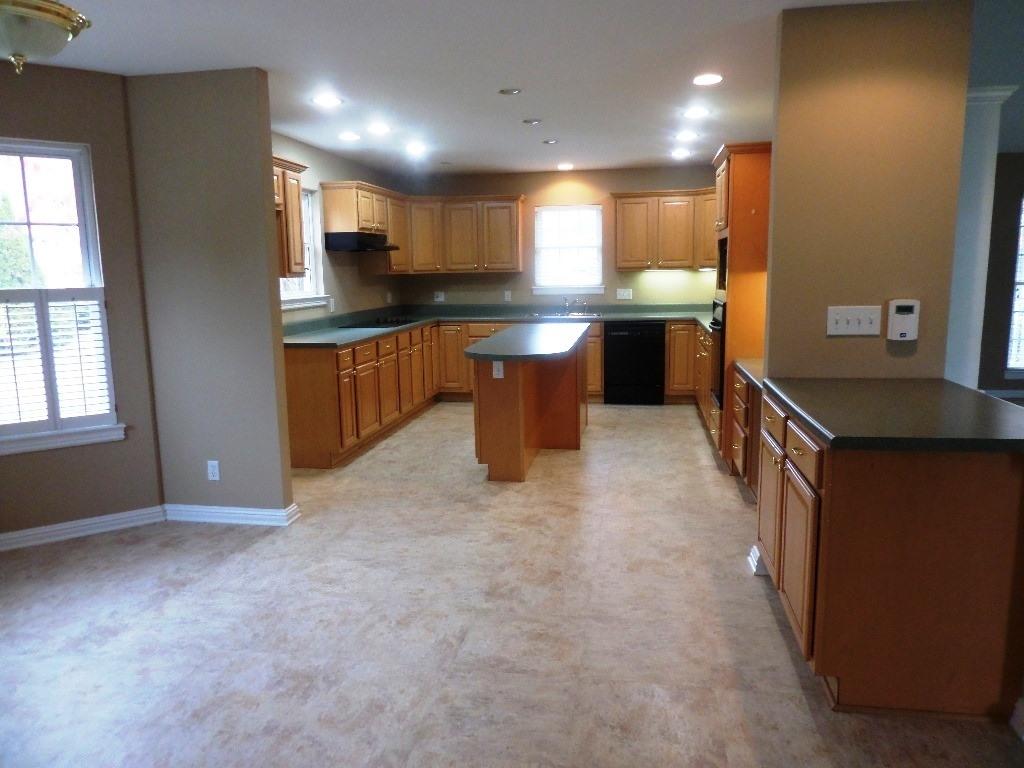 115 Graham Place Oak Ridge, TN 37830 - Photo 11 of 33 diningintokitchen
