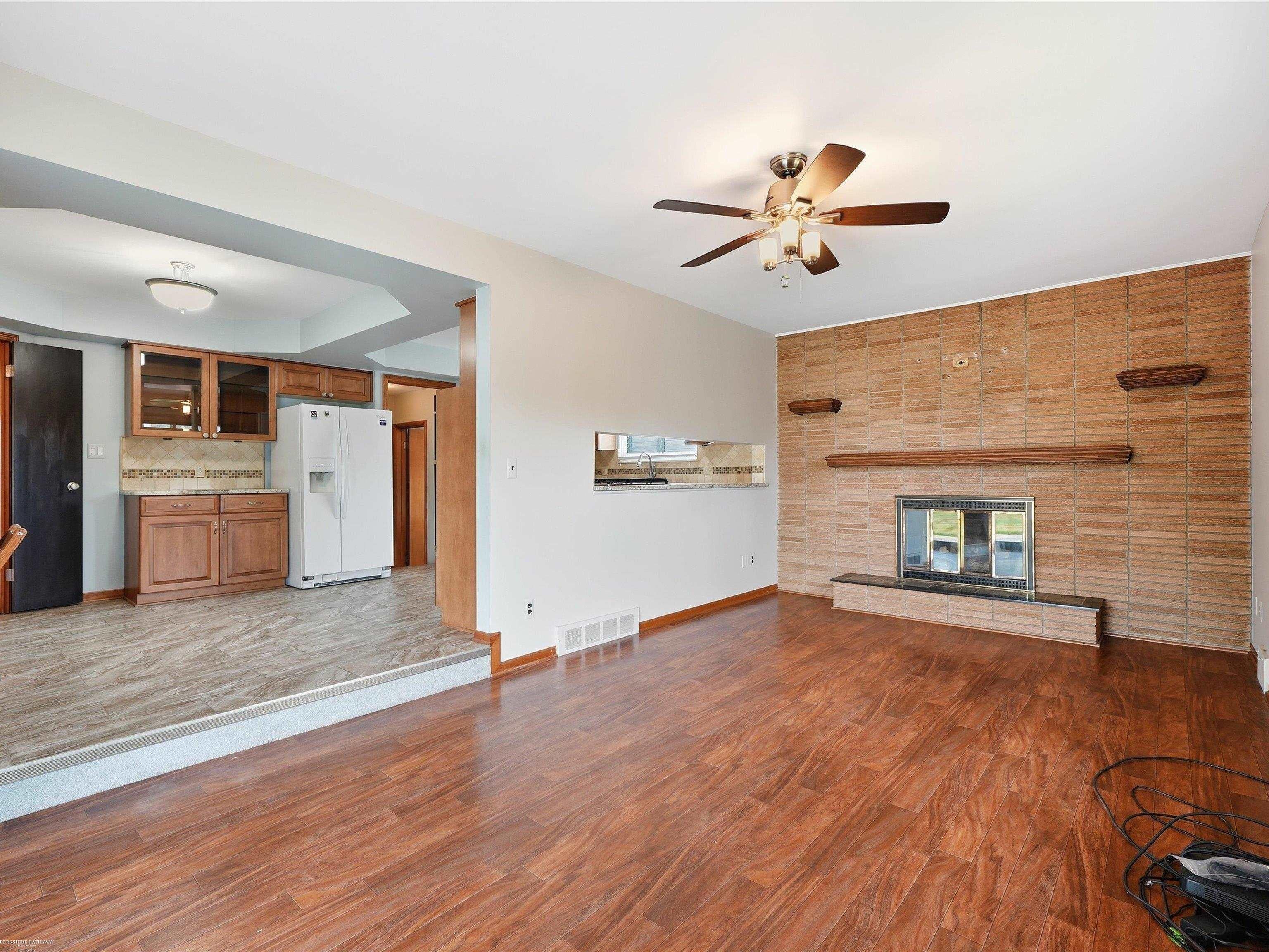 14597 Common Road Warren, MI 48088 - Photo 8 of 49 Gallery Image 8