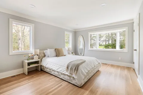 $3,395,000 | 25 White Oak Lane, Southampton, NY 11968