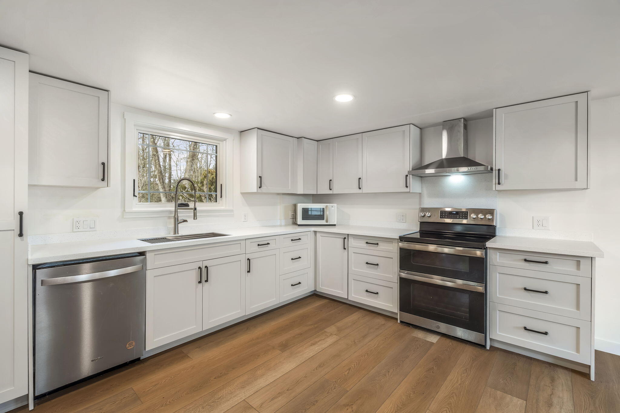 925 Main Road Holden, ME 04429 - Photo 3 of 63 6-web-or-mls-925-main-rd