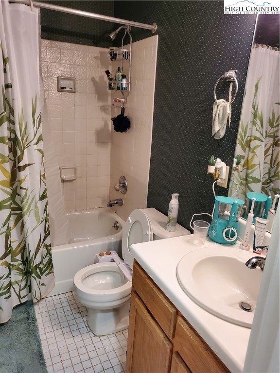 116 Grand Boulevard, Unit 1J Boone, NC 28607 - Photo 13 of 17 a bathroom with a sink toilet and shower