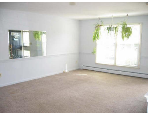 10-4 Tuck Farm Road, Unit 4 Auburn, MA 01501 - Photo 4 of 29 Gallery Image 4