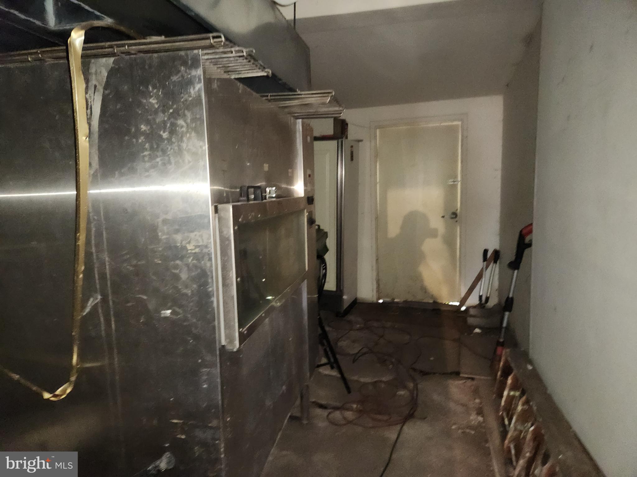 526 North Chester Street Baltimore, MD 21205 - Photo 8 of 26 a bathroom with a shower
