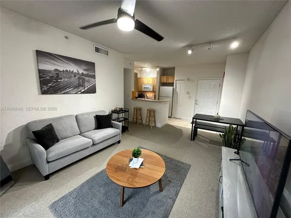 $2,200 | 6001 Southwest 70th Street, Unit 621, South Miami, FL 33143