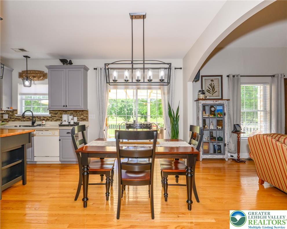 5331 Greenbriar Drive Bethlehem, PA 18017 - Photo 14 of 58