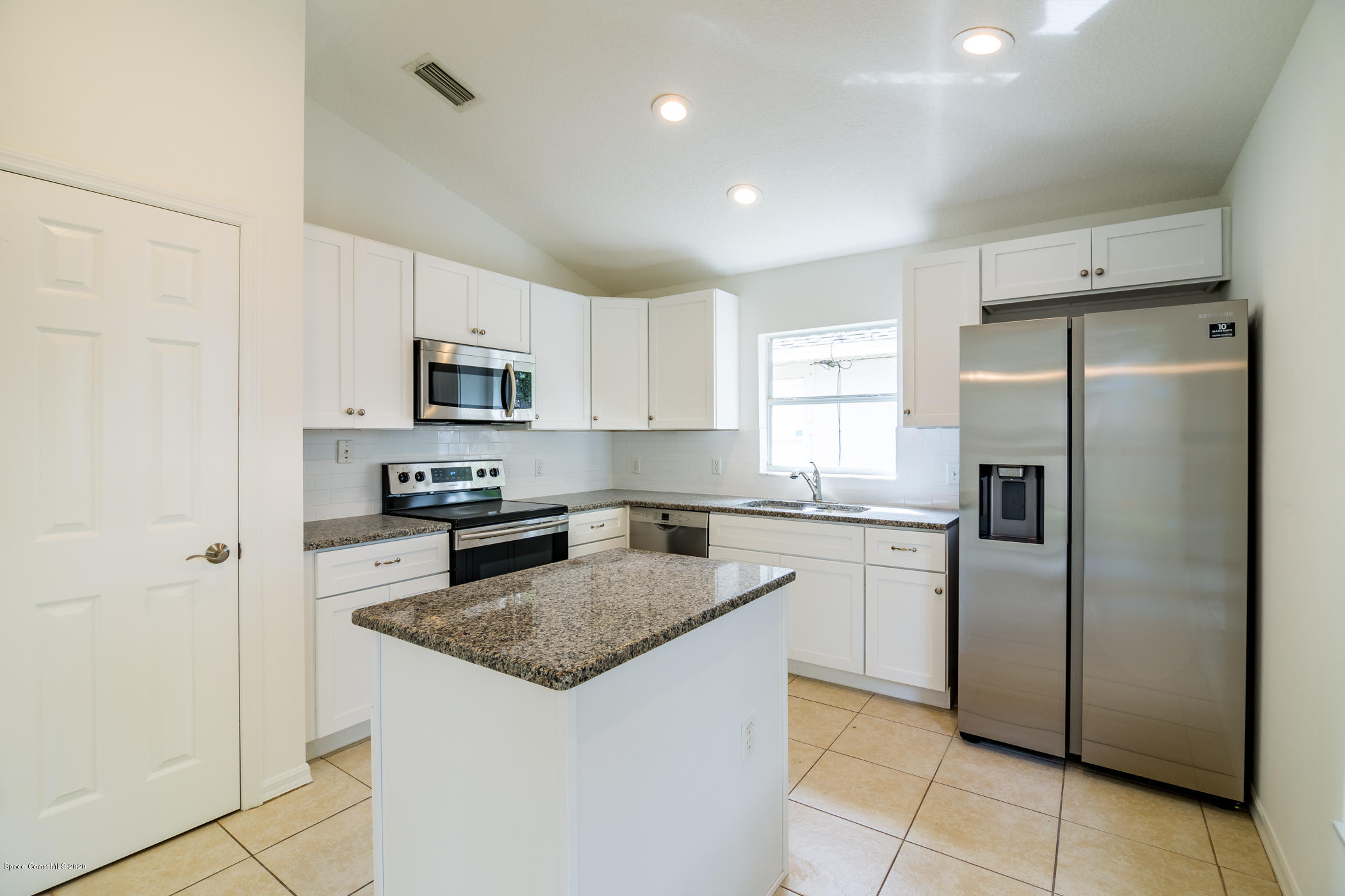 4800 Decatur Circle Melbourne, FL 32934 - Photo 6 of 16 19539228-6