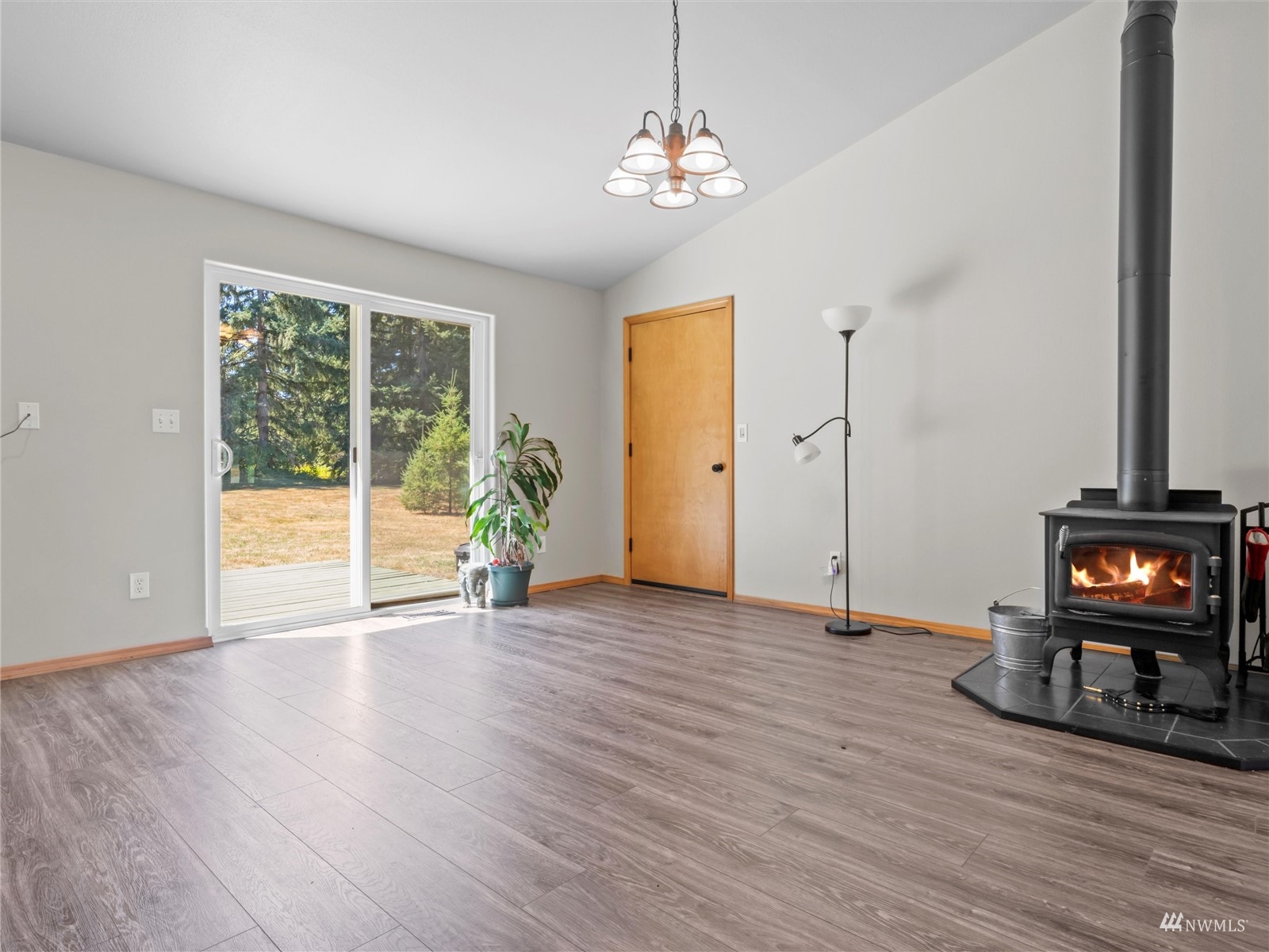 18636 Old Highway 99 Southwest Rochester, WA 98579 - Photo 10 of 39