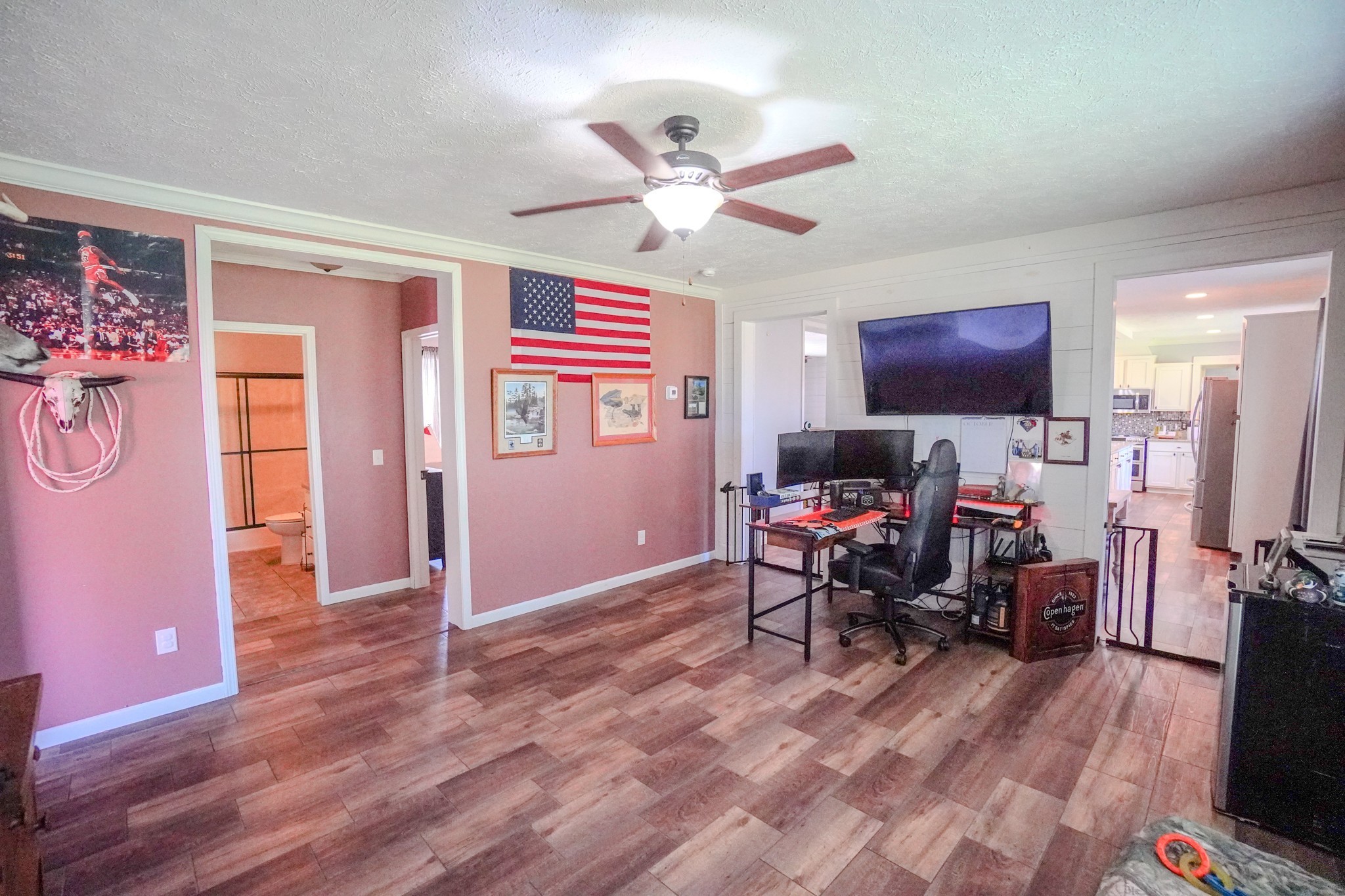 137 Hawkins Road Westmoreland, TN 37186 - Photo 42 of 70 a living room with furniture and a flat screen tv