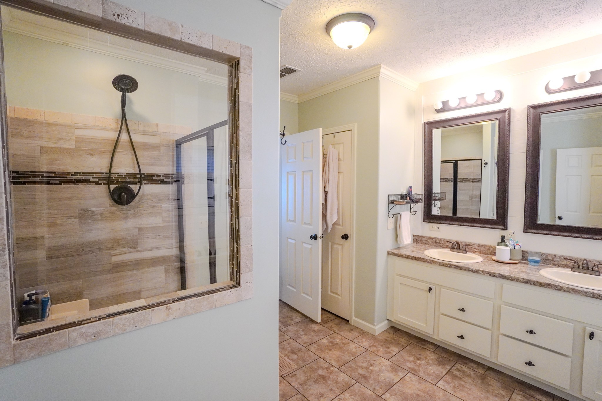 137 Hawkins Road Westmoreland, TN 37186 - Photo 52 of 70 a bathroom with a granite countertop sink mirror and