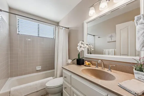 $719,000 | 1239 Herbazal Street, Sonoma, CA 95476